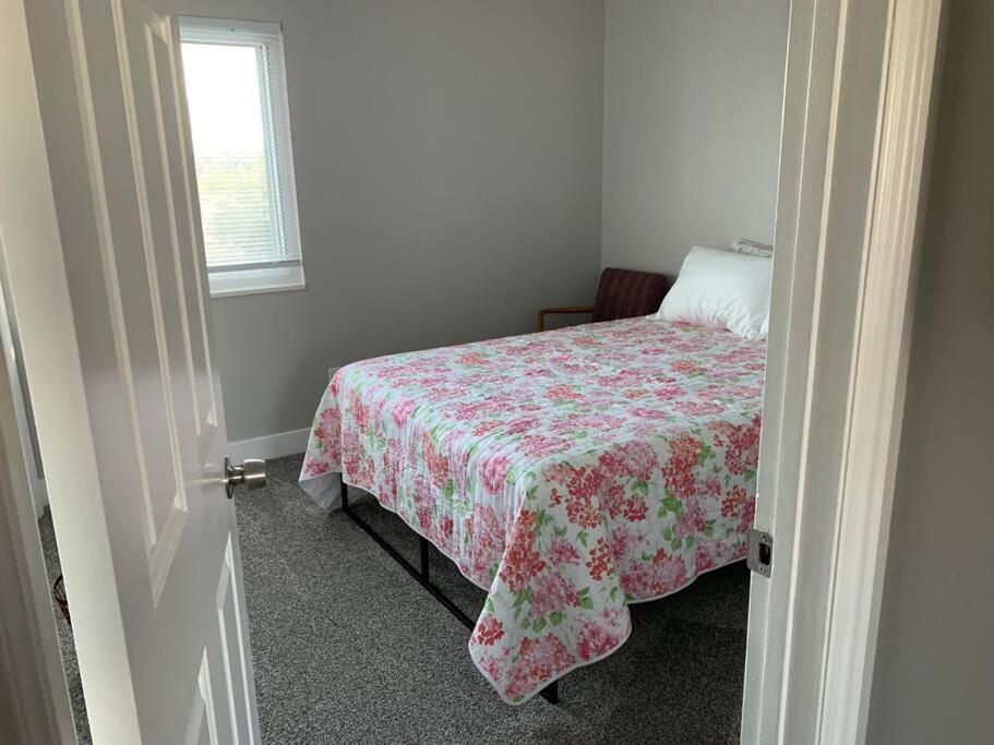Rooms With A Mountain View Pleasant Grove Exterior foto