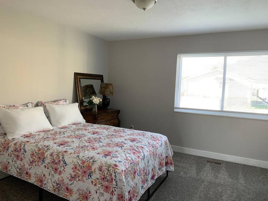 Rooms With A Mountain View Pleasant Grove Exterior foto